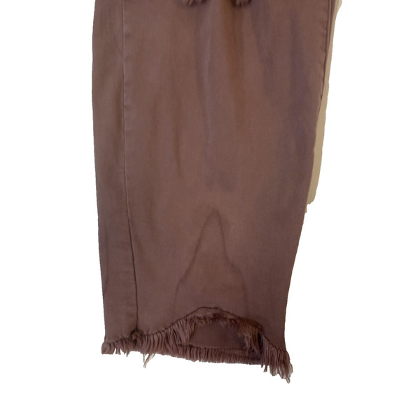 Angel Kiss Jeans Womens 17 Mauve Distressed Ripped Raw Hem Frayed Cropped Pants - Picture 3 of 7